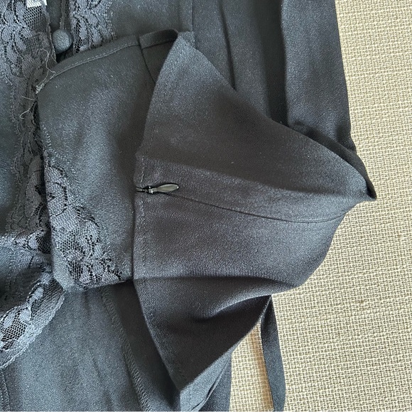 BEST Reformation Cristina French Top Black Noir Lace V Neck Casual Party - Picture 7 of 13